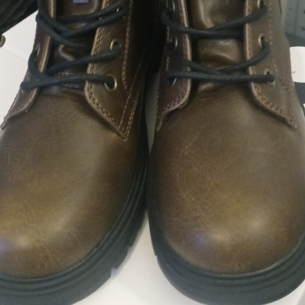 Boots - Picture 2 of 3
